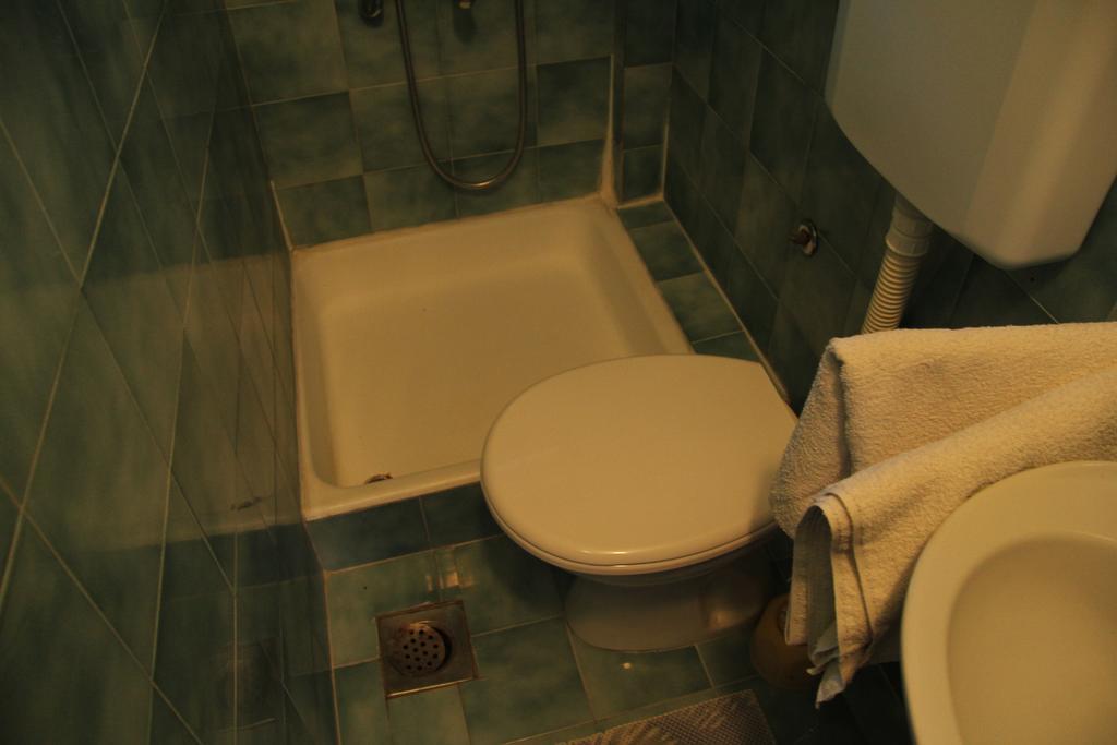 Novalja Guesthouse Economy Rooms Exterior foto