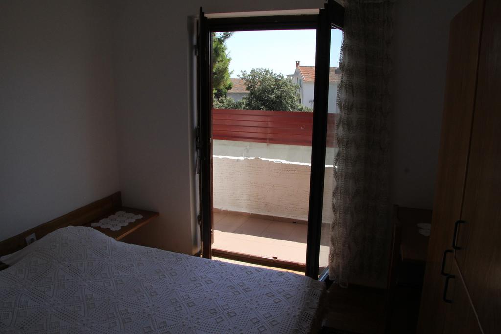 Novalja Guesthouse Economy Rooms Exterior foto